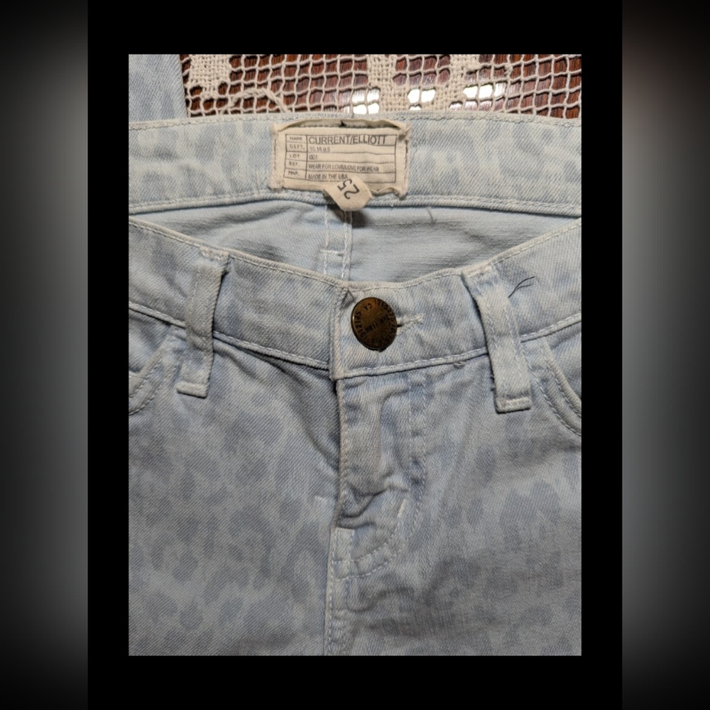 Current Elliot Jeans. Size 25 - Picture 4 of 4